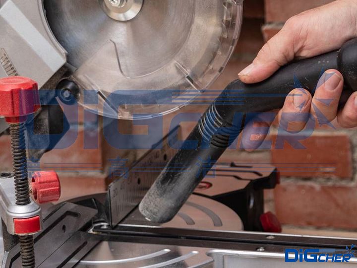 德高潔工業(yè)吸塵器在機械制造業(yè)的應(yīng)用